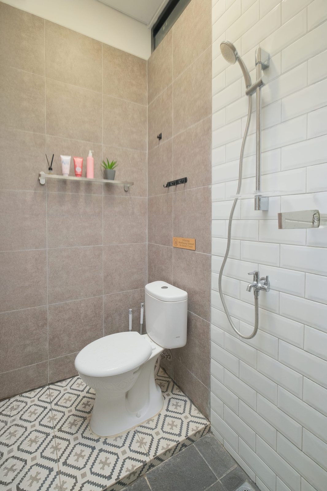 Kamar mandi dalam Aville